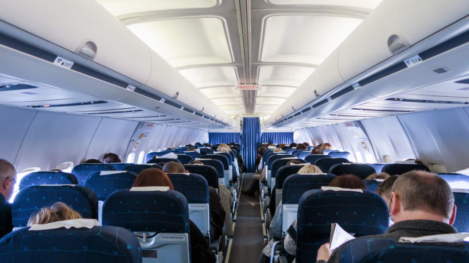 9 formas de poupar nas viagens de avião